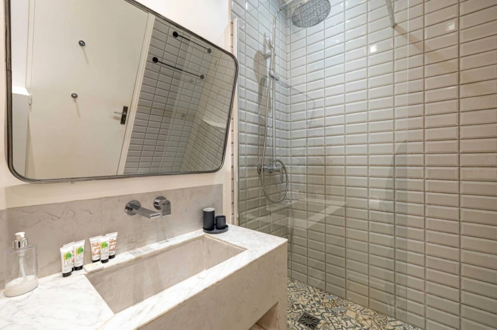Cannes Bas Carnot appartement 3 pièces au calme parfait état meublé 9