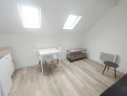 Studio moderne avec cuisine ouverte 2