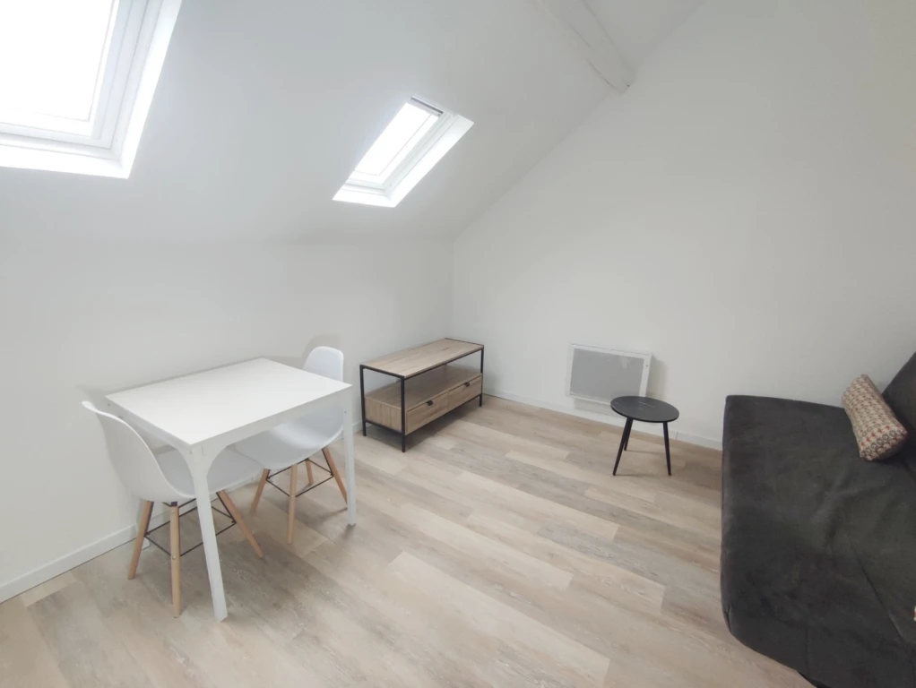 Studio moderne avec cuisine ouverte 3