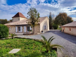 DOMAINE ÉQUESTRE EN PÉRIGORD 2.4 HA 3