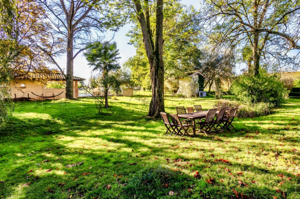 TARN MANOIR XIXème CHAMBRES D'HOTES 2,6 HA 13
