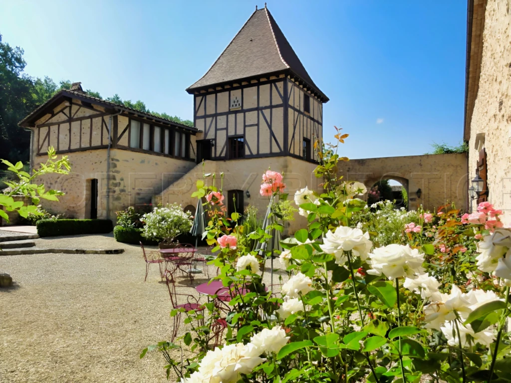 CHÂTEAU SEIGNEURIAL XVème LOT-ET-GARONNE/DORDOGNE 2