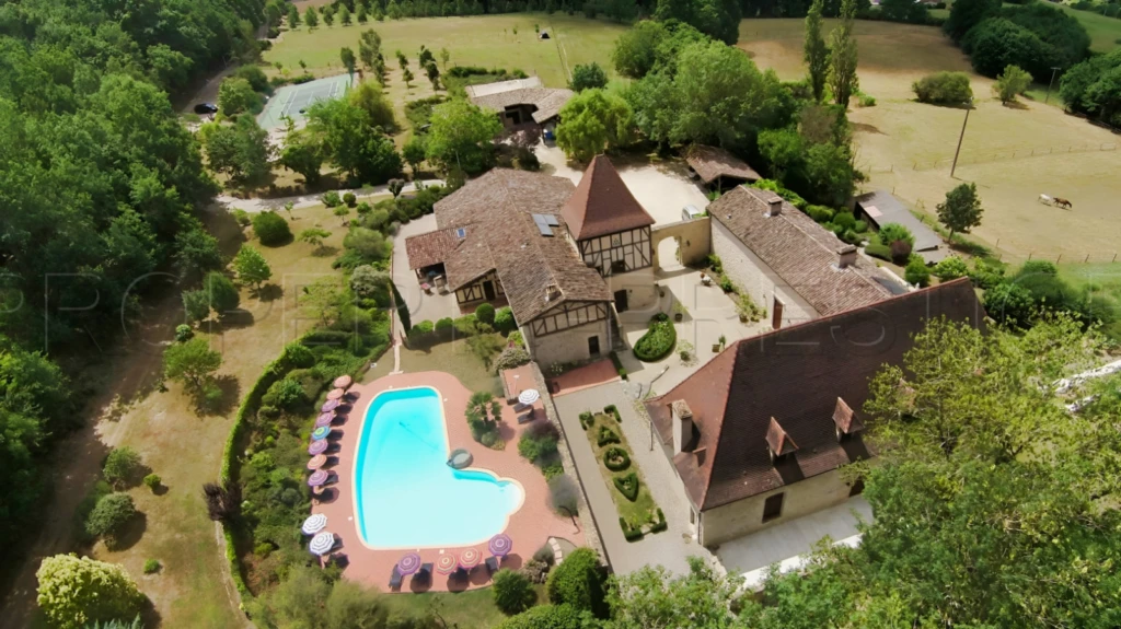 CHÂTEAU SEIGNEURIAL XVème LOT-ET-GARONNE/DORDOGNE 1