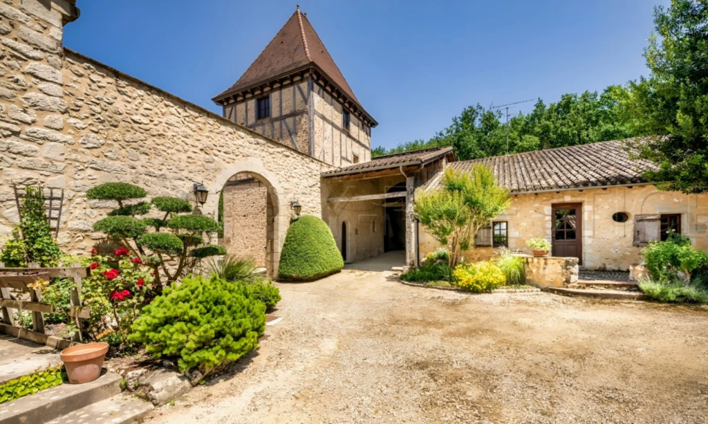 CHÂTEAU SEIGNEURIAL XVème LOT-ET-GARONNE/DORDOGNE 5