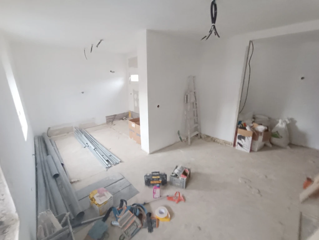 Maison 3 chambres à finir de rénover 5