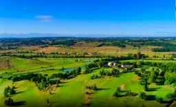 GERS CHATEAU XVIIIème 70 HA LAC 2 HA 1
