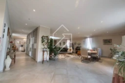 Ensemble Immobilier de 10 Logements et 1 Entrepôt au Centre-ville 2