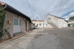 Ensemble Immobilier de 10 Logements et 1 Entrepôt au Centre-ville 1