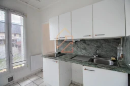 Studio de 20.82m² avec cave à rénover 2