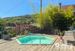 Maison familiale avec piscine et vue d’exception 3