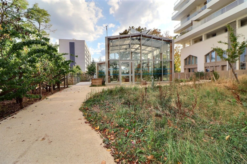 Appartement Lumineux - Résidence Récente 8