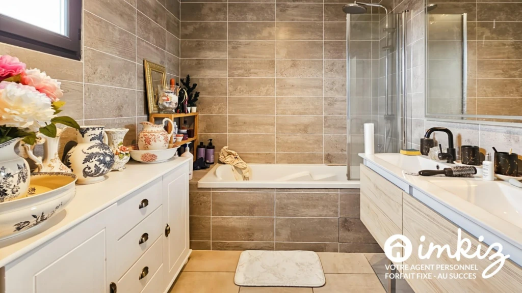 Maison moderne 6 pièces avec piscine 11
