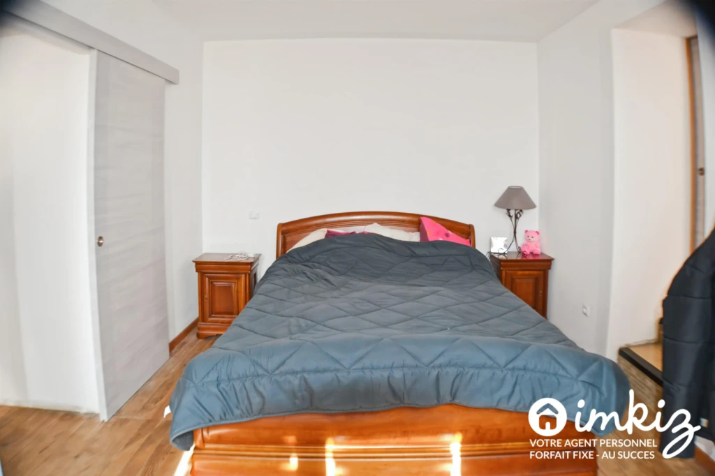 Maison 5 pièces de 140 m² avec cour et préau 3