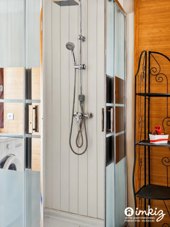 Maison 5 pièces de 140 m² avec cour et préau 4