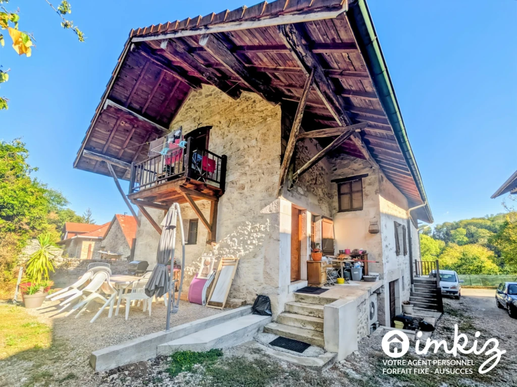 Maison en pierre avec 2 espaces de vie 1