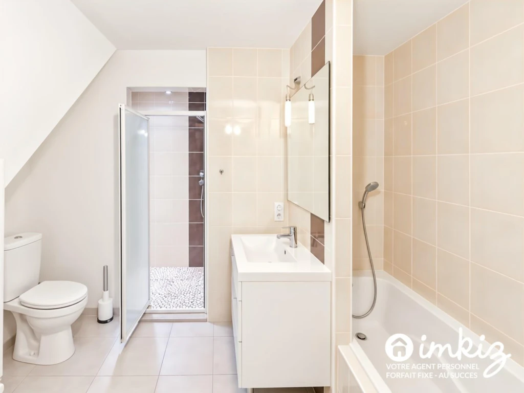 Maison en pierre avec 2 espaces de vie 13