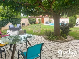 Maison 4 chambres 145 m² avec piscine et garage 2