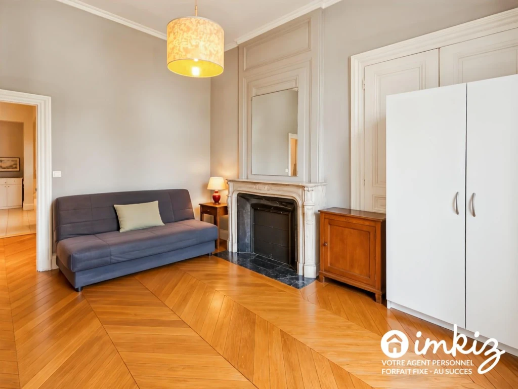 Proche place Carnot : 4 pièces 112m². Vendu loué. 8