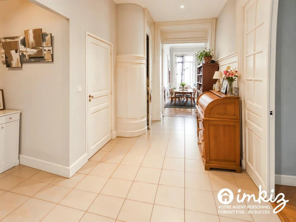 Proche place Carnot : 4 pièces 112m². Vendu loué. 4