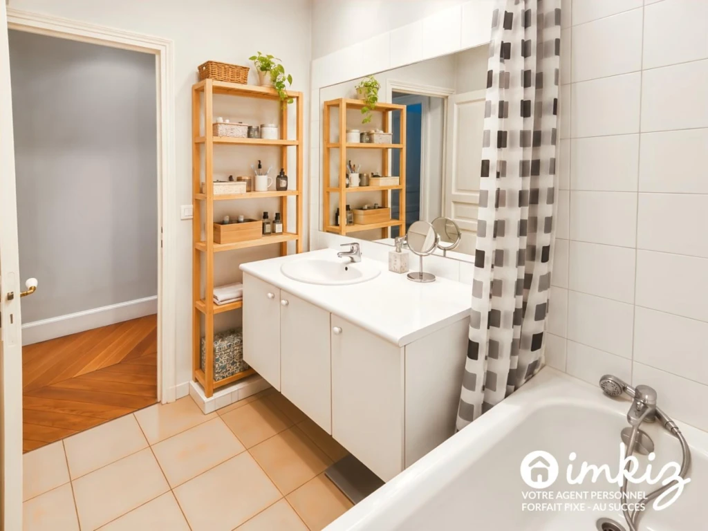 Proche place Carnot : 4 pièces 112m². Vendu loué. 10