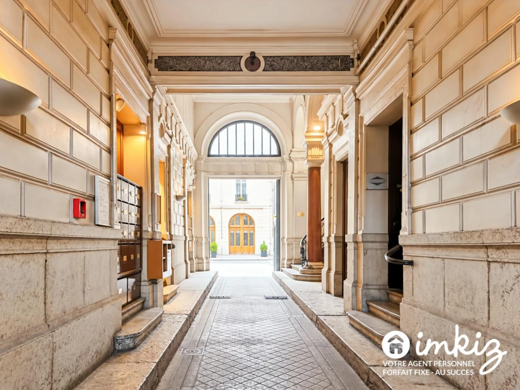 Proche place Carnot : 4 pièces 112m². Vendu loué. 11