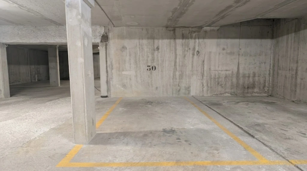 Parking sécurisé à louer 1