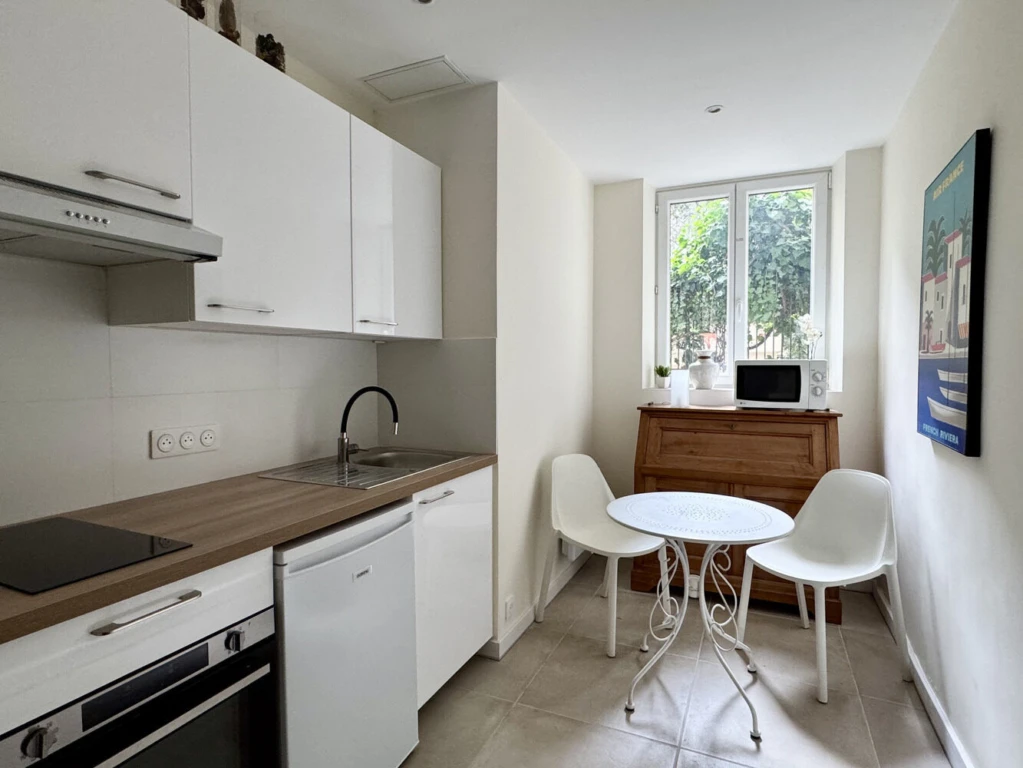 Appartement meublé rénové – Rue Duret, 75116 8