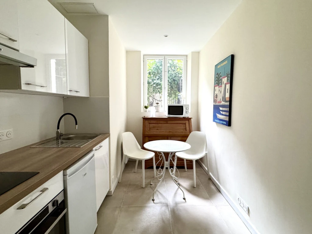 Appartement meublé rénové – Rue Duret, 75116 7