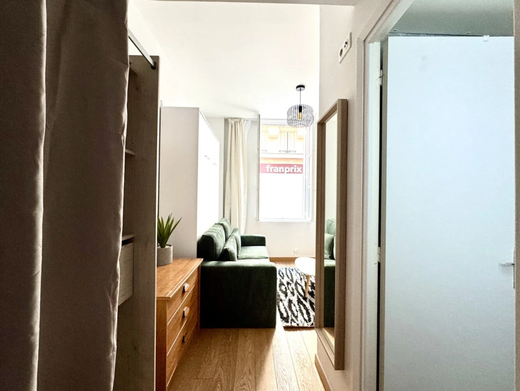Appartement meublé rénové – Rue Duret, 75116 3