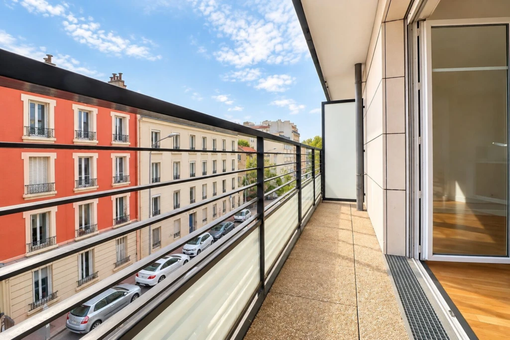Montrouge – Superbe studio rénové avec balcon 3