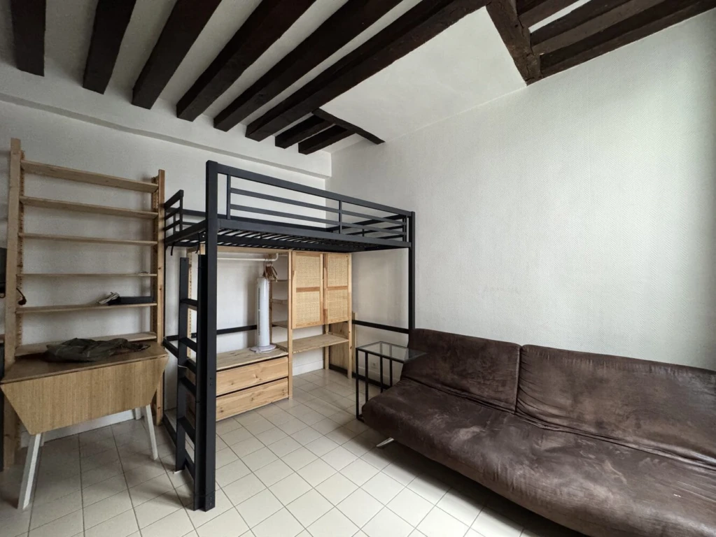 Charmant studio / calme absolu sur cour 1