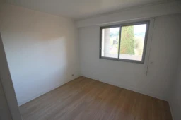 CHAMBRE EST