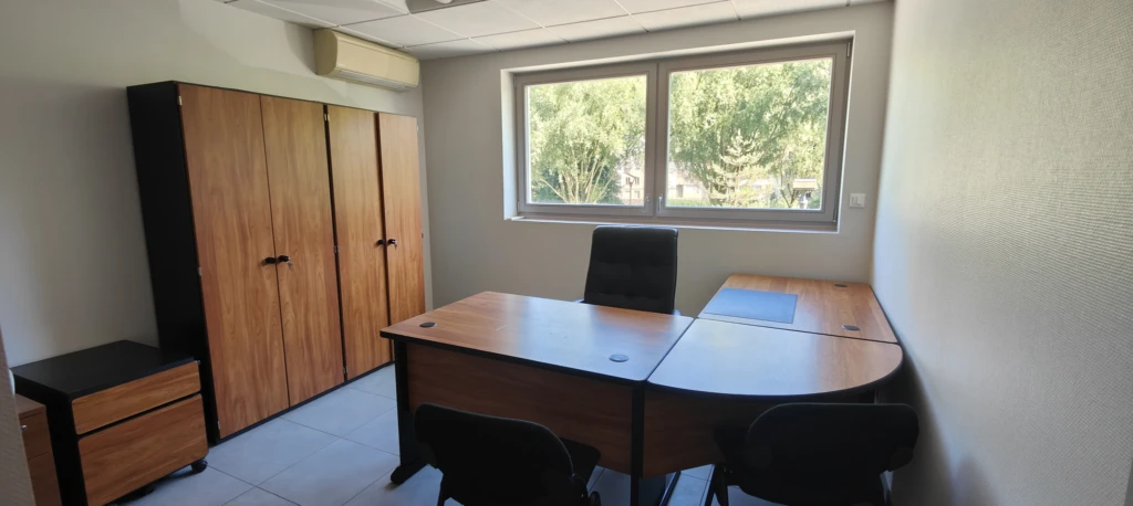 Bureau 3 = 12.09 m2