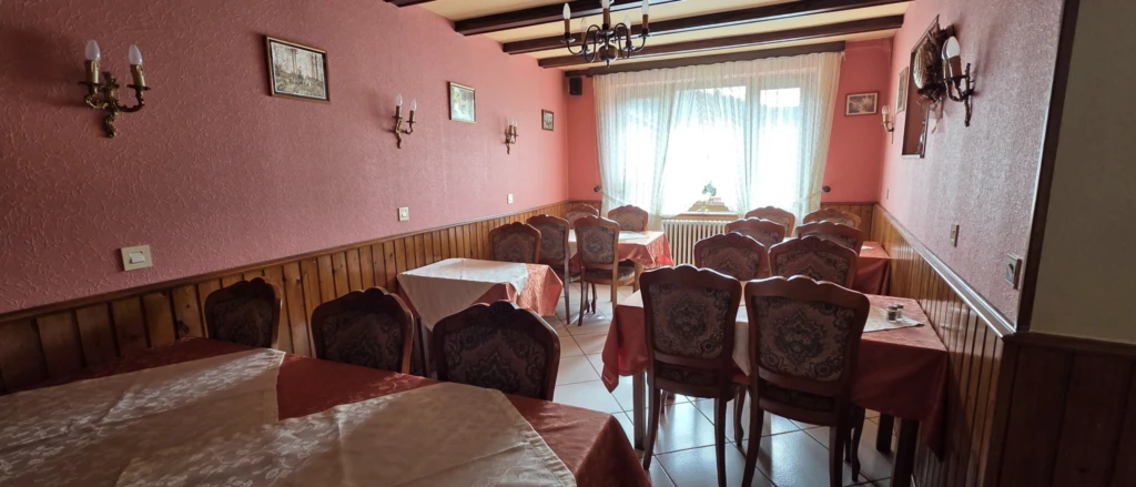 Petite salle de restaurant plus cosy
