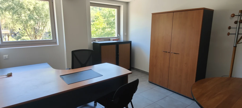 Bureau 2 = 13.57 m2