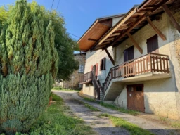 BATISSE ET DEPANDANCE VUES COTE TERRAIN