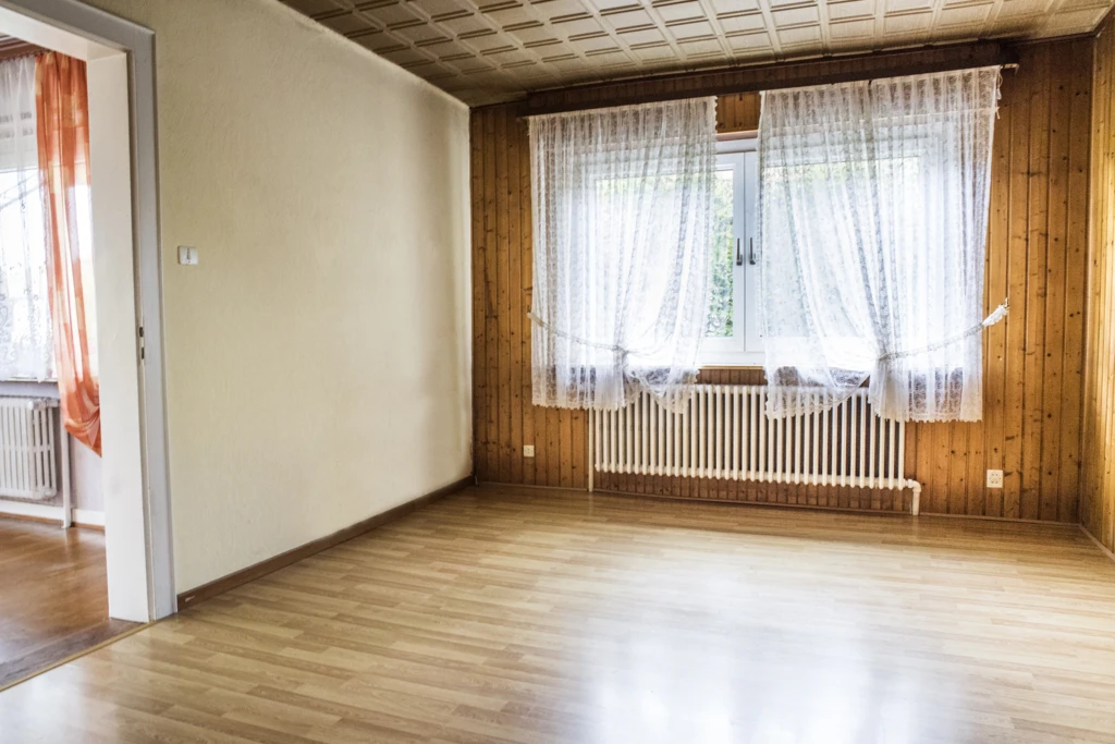 Salle à manger attenante à la cuisine