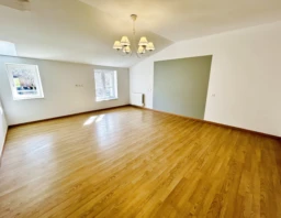 2 chambres au 2e (23 et 12m2)
