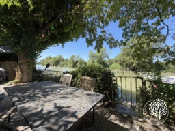 maison de charme vue sur la Charente Saint Savinien
