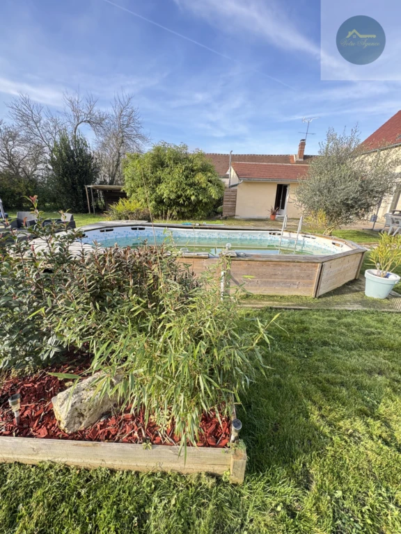 parc clos sans vis-à-vis avec piscine semi enterrée