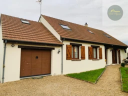 maison traditionnelle avec de beaux volumes