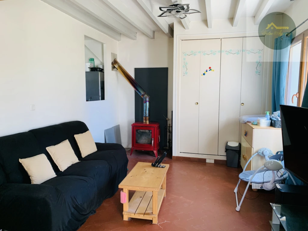séjour salon avec poêle à bois