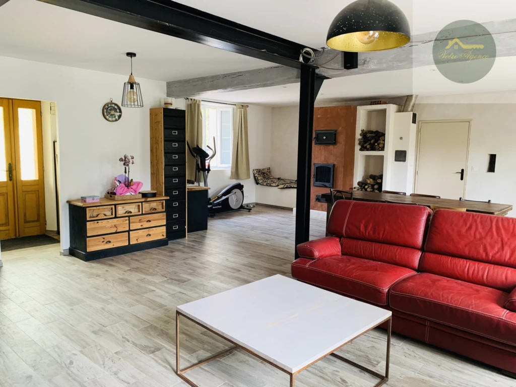 salon séjour avec poêle à bois