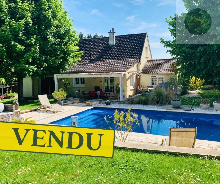 VENDU Piscine chauffée avec rideau de sécurité électrique