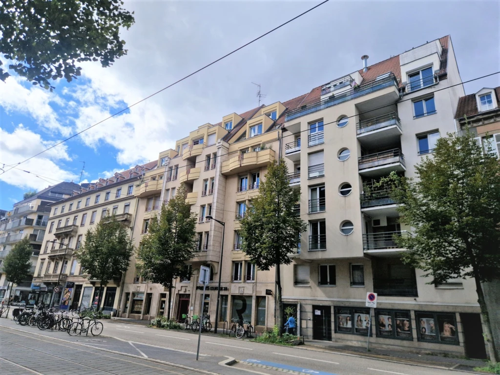 Appartement 4 PIECES à vendre à STRASBOURG HALLES