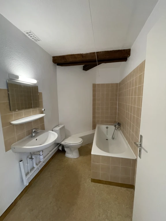 2 PIECES dernier étage à vendre à STRASBOURG CENTRE PROX. TRIBUNAL