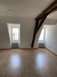 2 PIECES dernier étage à vendre à STRASBOURG CENTRE PROX. TRIBUNAL
