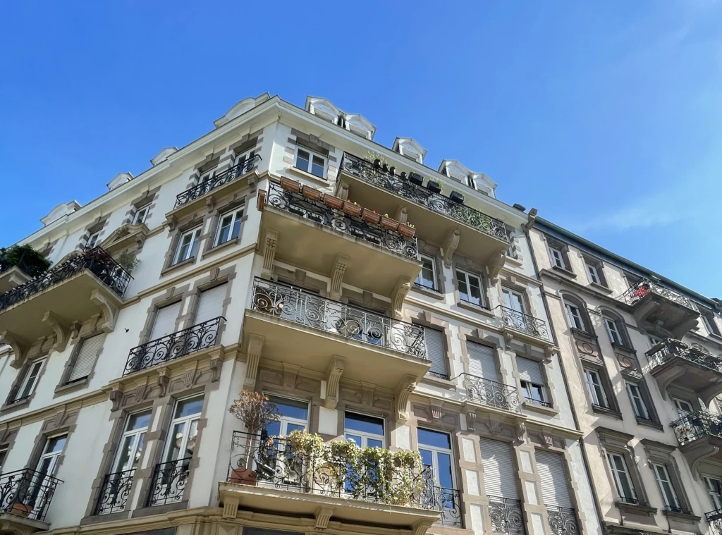 2 PIECES dernier étage à vendre à STRASBOURG CENTRE PROX. TRIBUNAL