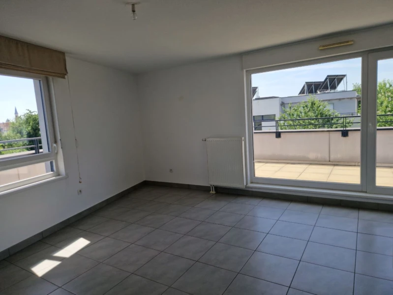 3 PIECES ATTIQUE   Terrasse à vendre à HOENHEIM