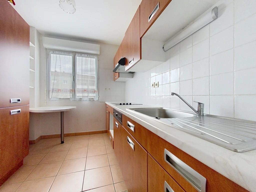 Appartement T3 68m2 Dax 3eme étage proximité immédiate commerces